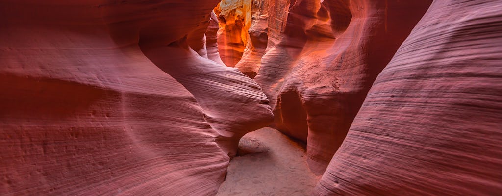 Antelope Canyon X and Horseshoe Bend bus tour from Las Vegas