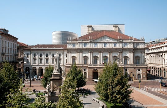 Эксклюзивную экскурсию по Милану Ла Скала, площадь Дуомо и Galleria