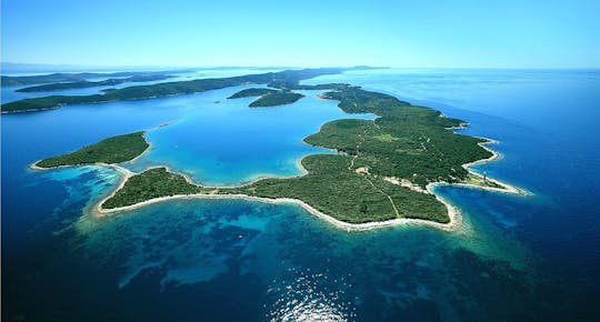 Saharun beach and Zverinac island private boat tour from Zadar