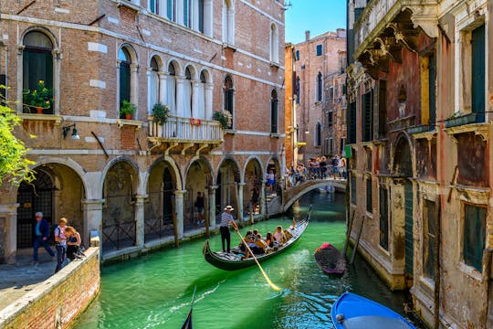 Индивидуальная экскурсия из легенд Венеции и рынок Риальто