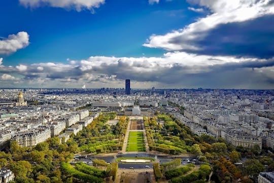 Champagne lunch at the Eiffel Tower from London