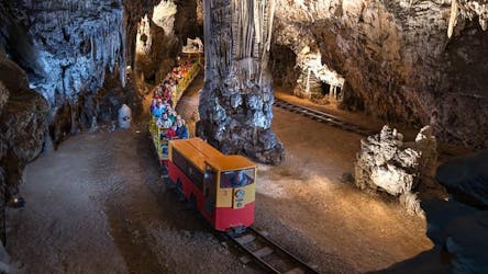 Rondleiding met kleine groepen naar de betoverende grotten van Ljubljana en Postojna vanuit Zagreb