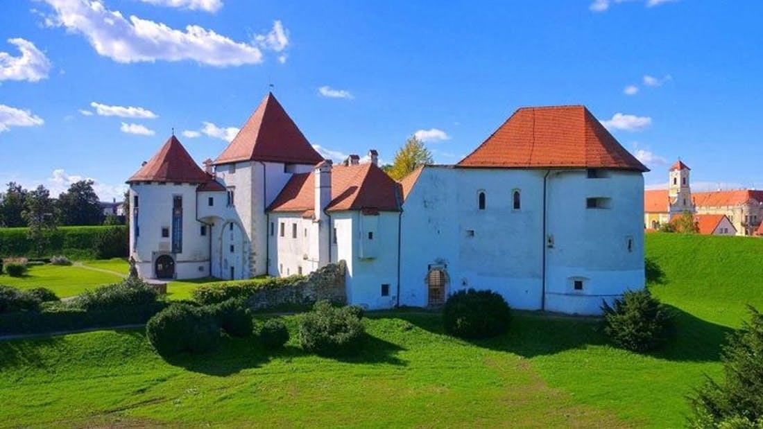 Visite en petit groupe de la ville baroque de Varazdin et du château de Trakoscan au départ de Zagreb