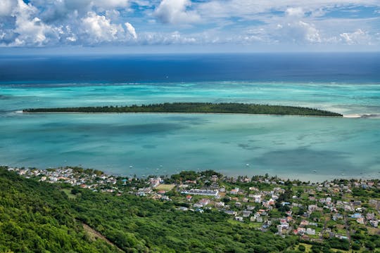 Île aux Bénitiers prywatnym rejsem katamaranem