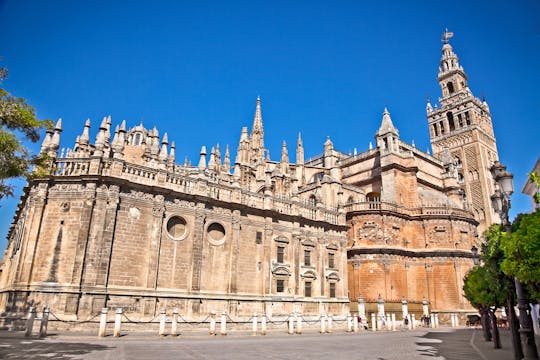 Virtual tour of Seville Cathedral from home