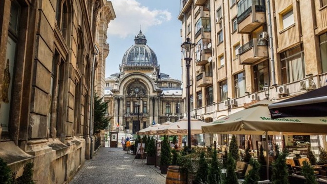 Бухарест это. Бухарест old Town. Бухарест Эстетика. Бухарест old Town фото. Bucharest aesthetic.