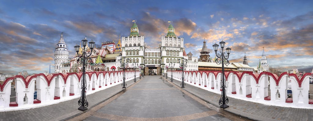 Excursão privada ao Kremlin e mercado de pulgas de Izmailovo com embarque em Moscou