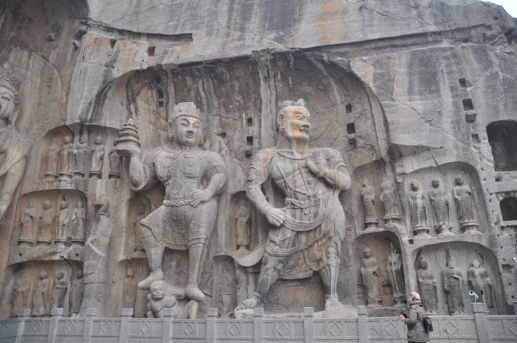 Full-day Shaolin Temple and Longmen Grottoes tour