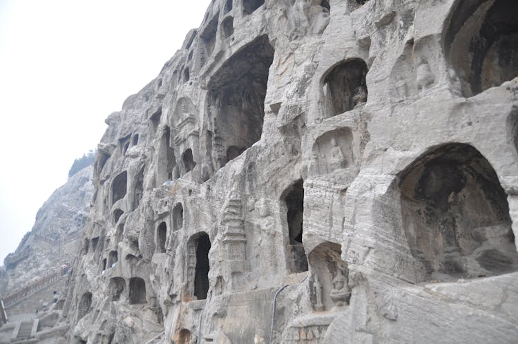 Full-day Shaolin Temple and Longmen Grottoes tour