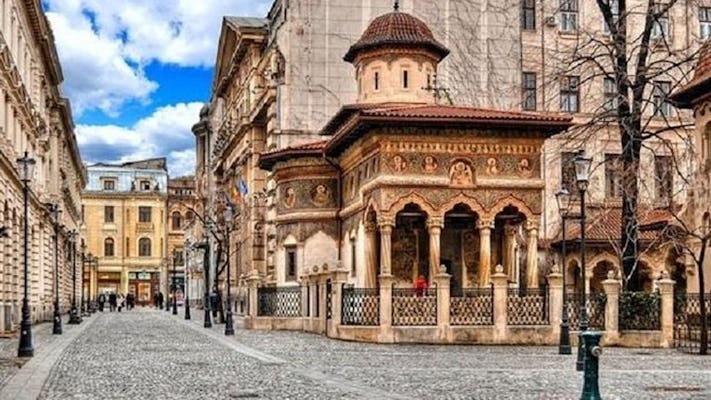 Bucharest Old Town private walking tour - lemonade included