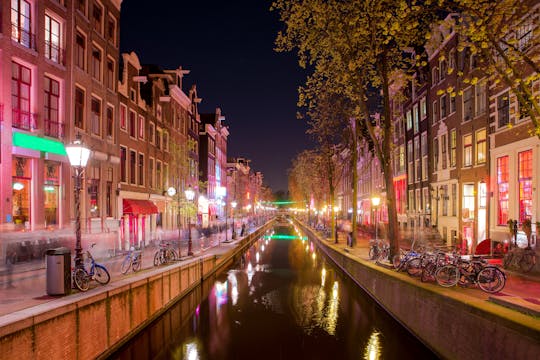 Excursão e bebida exclusivas no Distrito da Luz Vermelha de Amsterdã