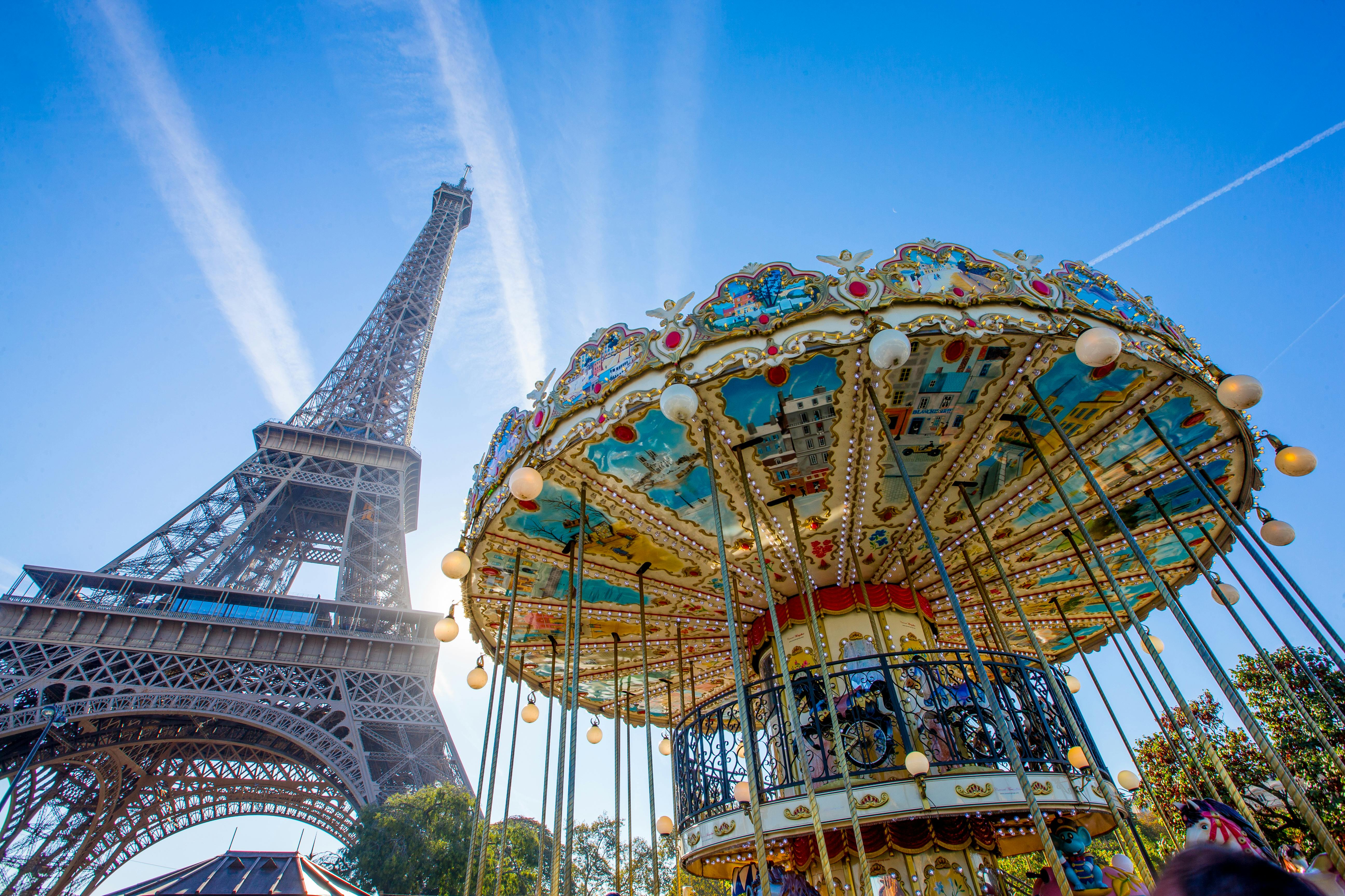 Tour privato del Louvre e della Torre Eiffel con biglietti salta fila