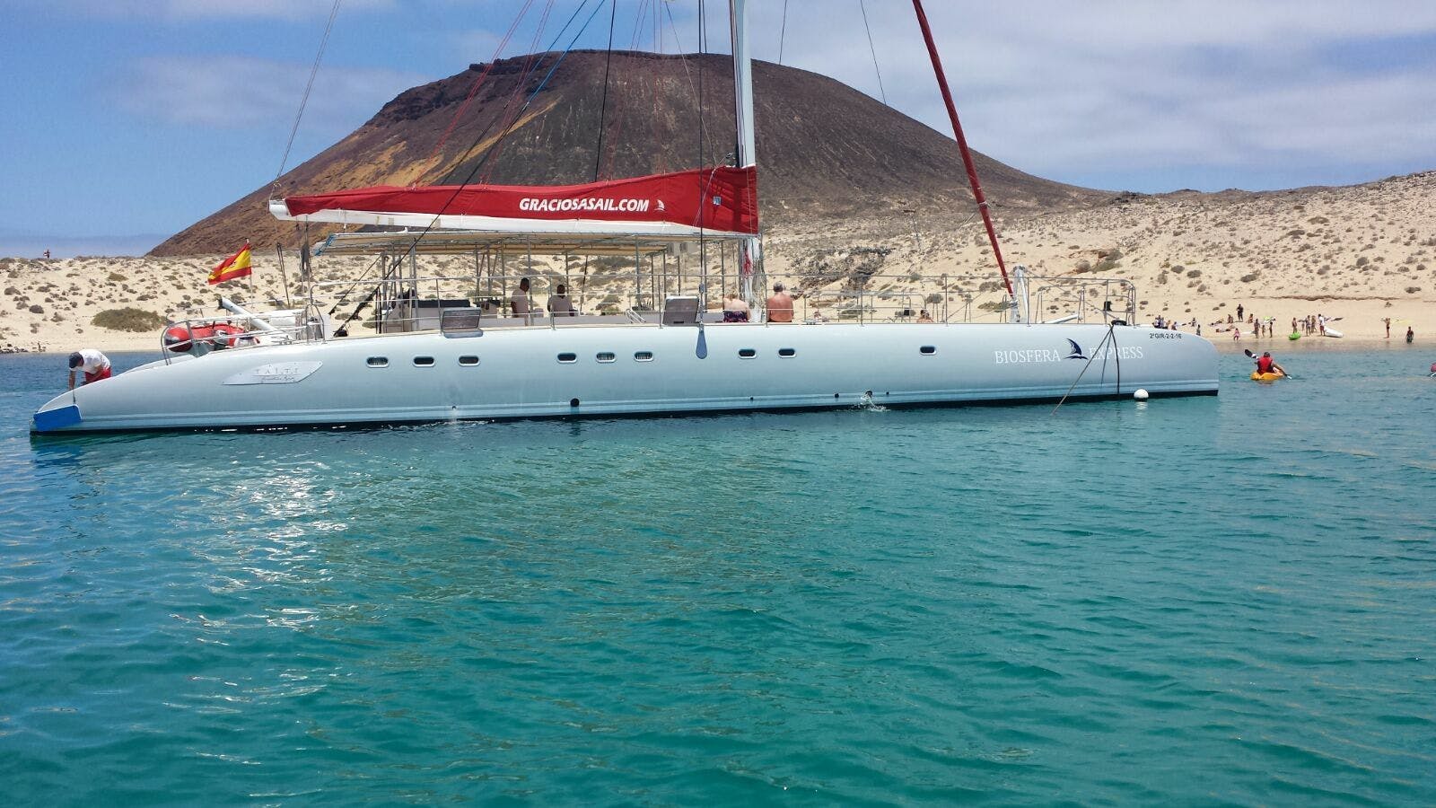 Croisière en catamaran sur la côte de la Graciosa depuis Lanzarote