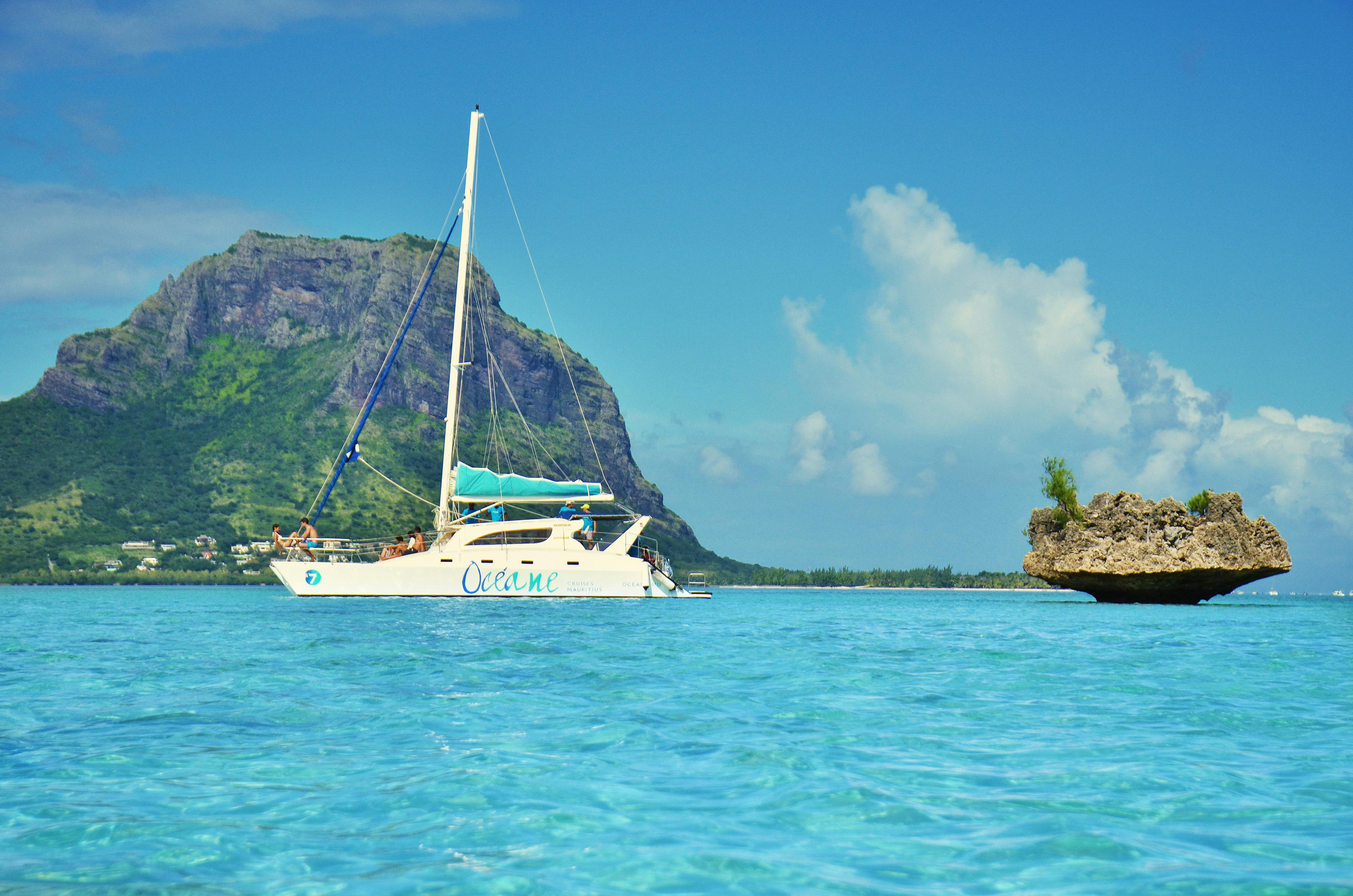 Katamarancruise til Ile aux Bénitiers