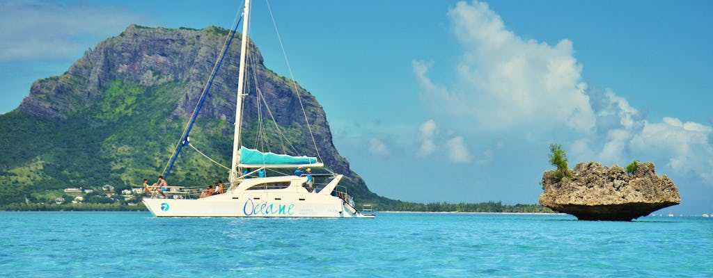 Île aux Bénitiers Catamaran Cruise