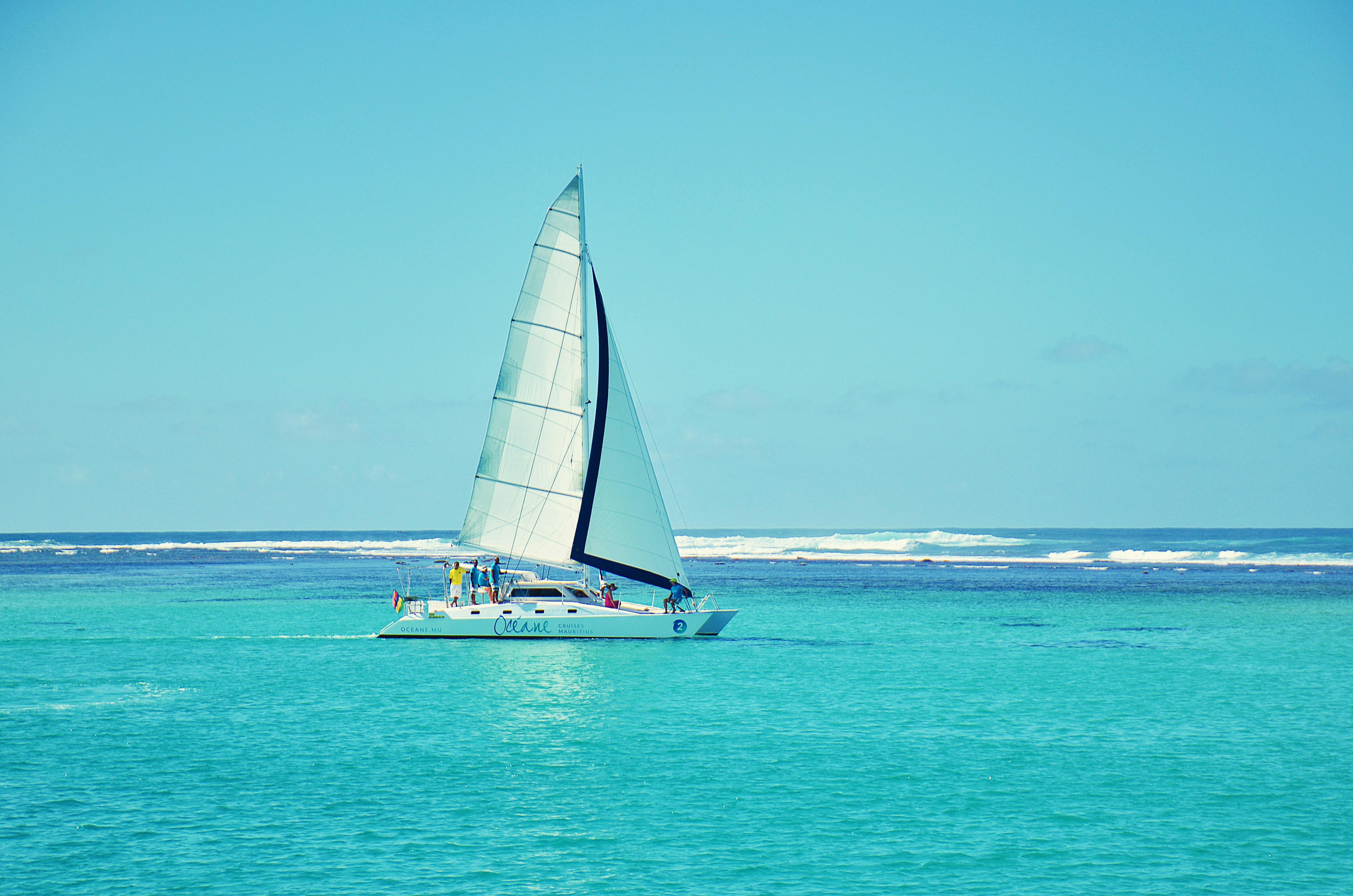 Île aux Bénitiers Catamaran Cruise