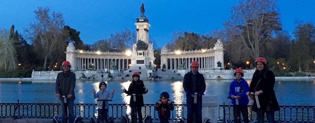 Tour privado nocturno en Segway de 90 minutos por Madrid