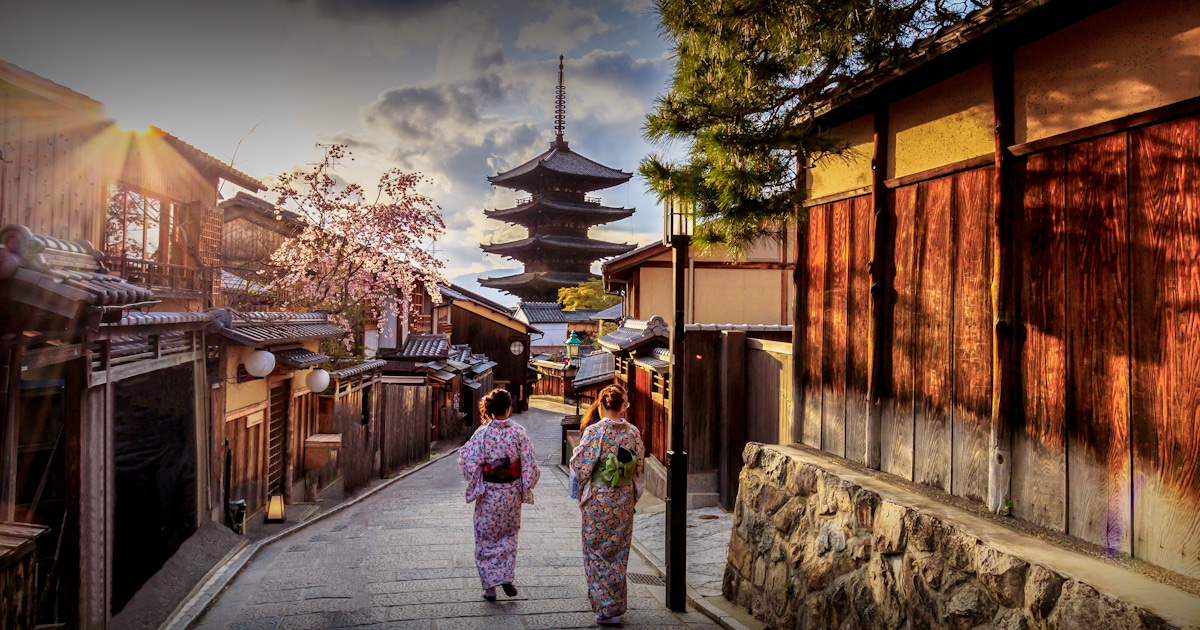 Kyoto walking tours heritage streetfood culture  musement