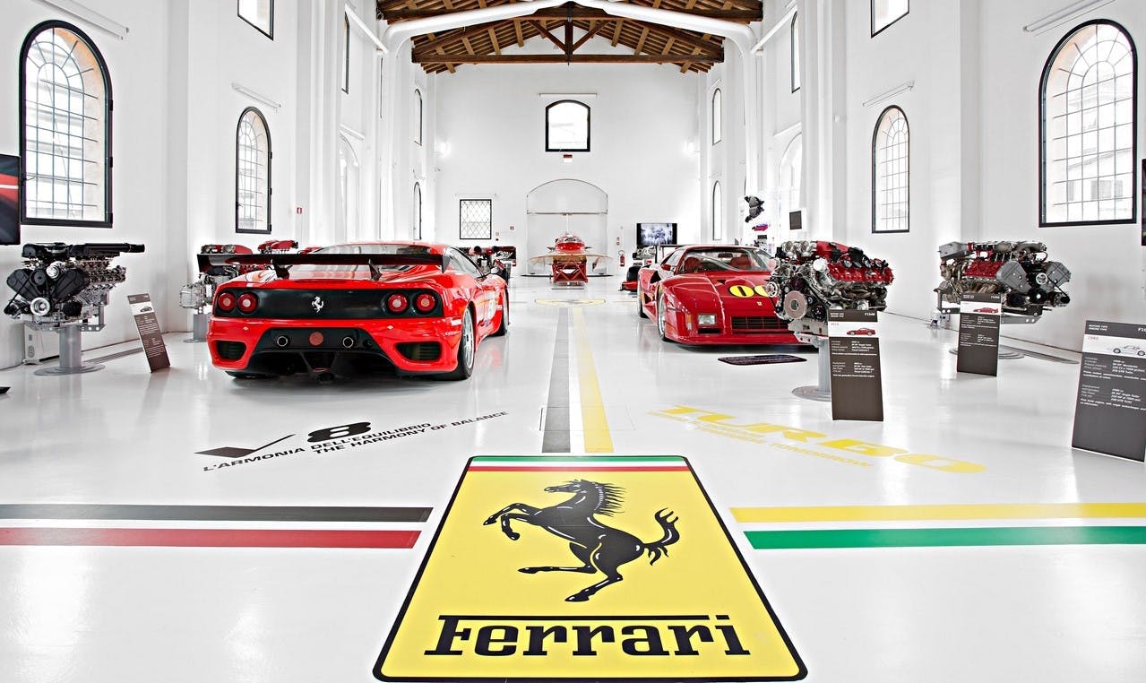 Visite d'une journée des musées Ferrari et de l'usine
