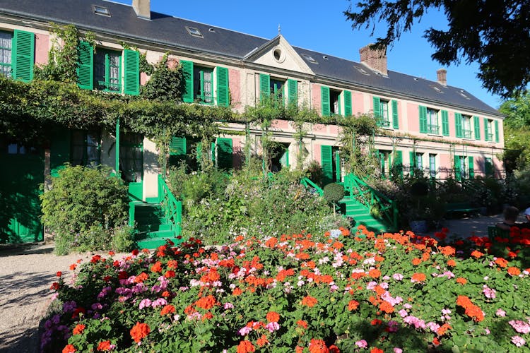 Full-day trip for Giverny and Versailles from Paris