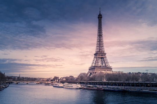 Da Torre Eiffel ao Trocadero, um tour de áudio autoguiado