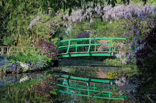 Full-day trip for Giverny and Versailles from Paris