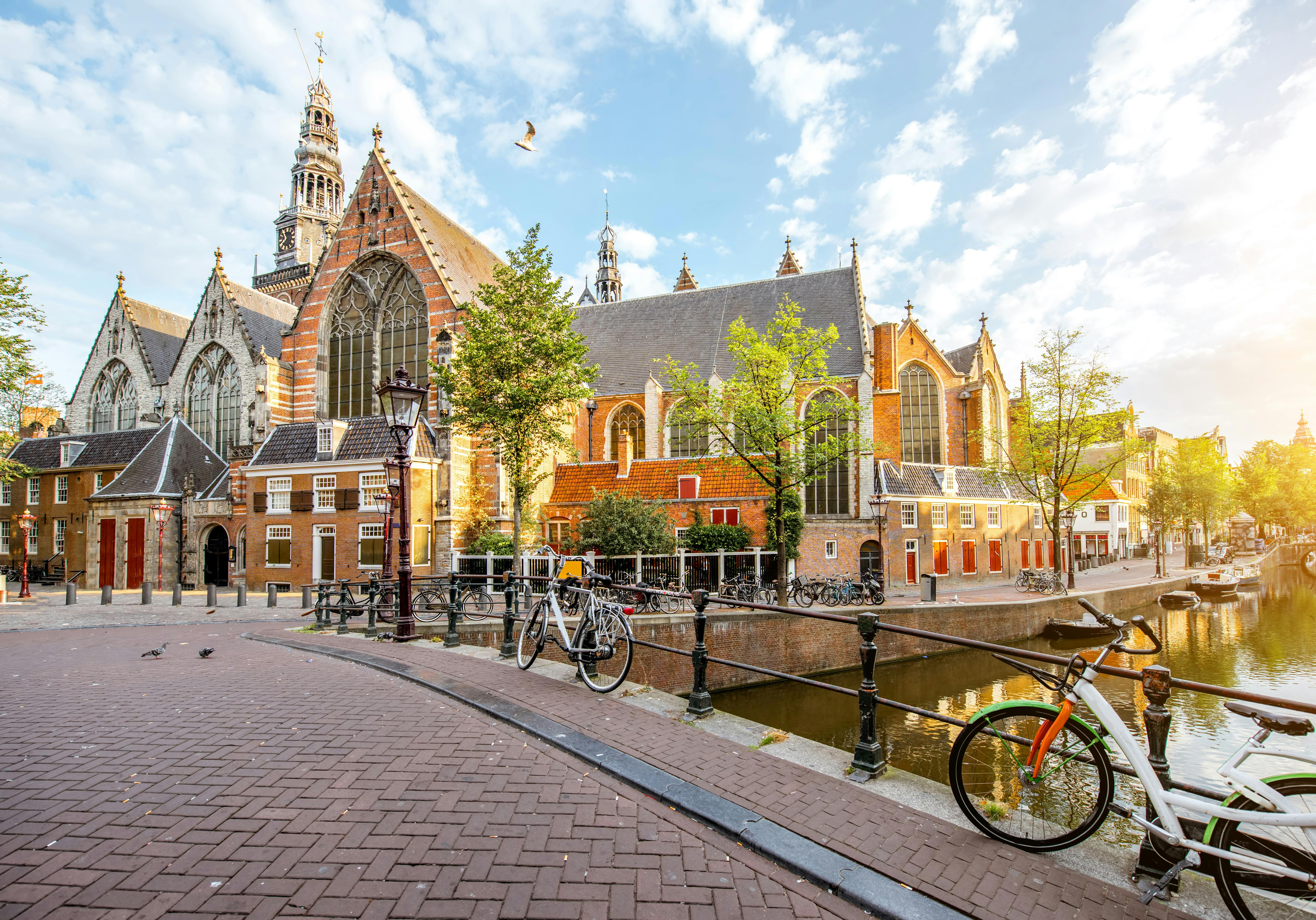 Self guided tour with interactive city game of Amsterdam