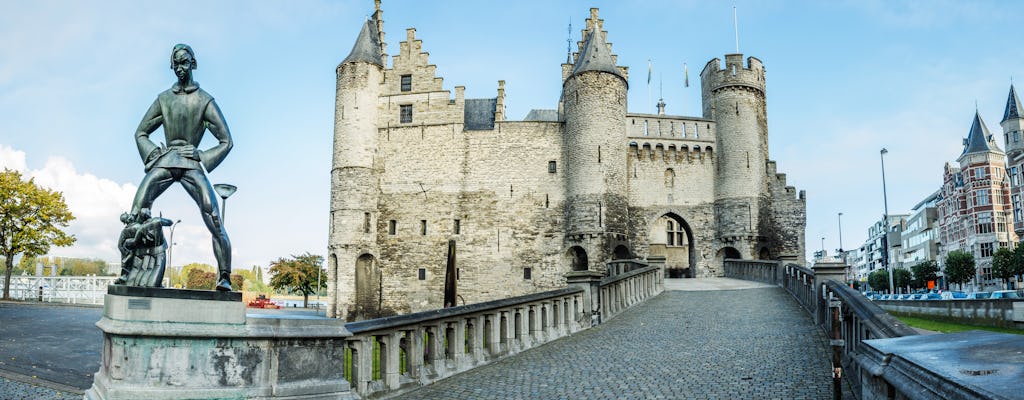 Self guided tour with interactive city game of Antwerp