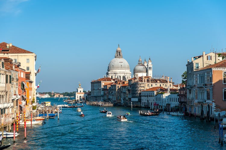 Private walking tour of Venice from Milan