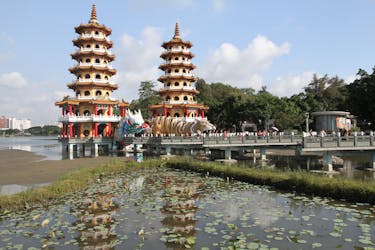 Ни Хао Гаосюн: Lotus пруд и остров Cijin полдня