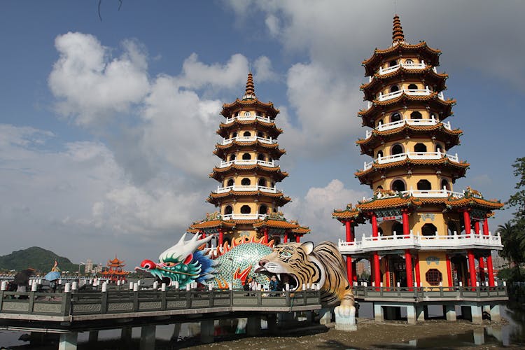Ni Hao Kaohsiung: Lotus Pond and Cijin Island half-day tour