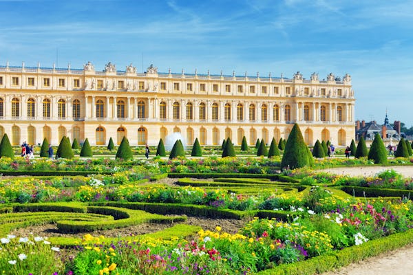 Visita privada al Palacio de Versalles con recorrido en coche de golf por los jardines
