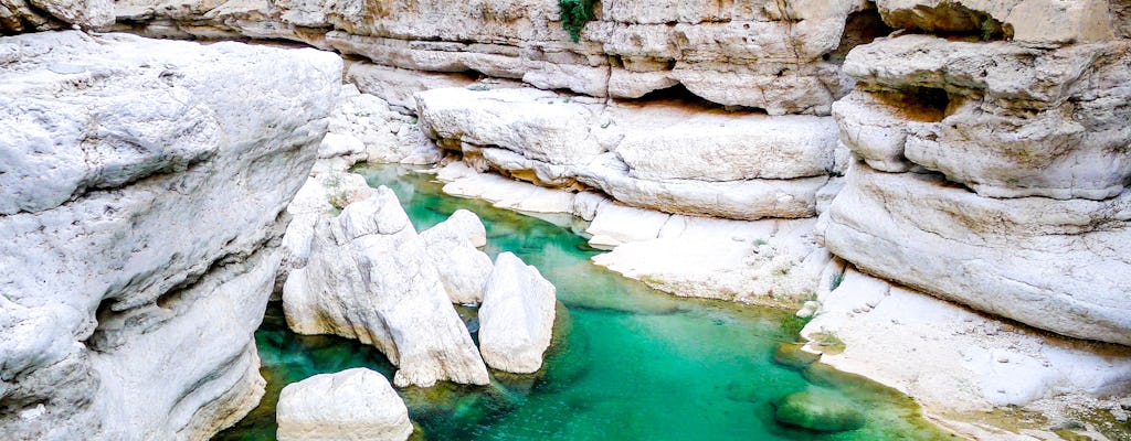 Private tour of Bimah Sinkhole and Wadi Shab on 4x4