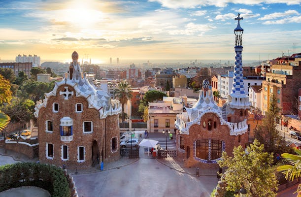 Wycieczka w małej grupie po Barcelonie śladami Gaudíego