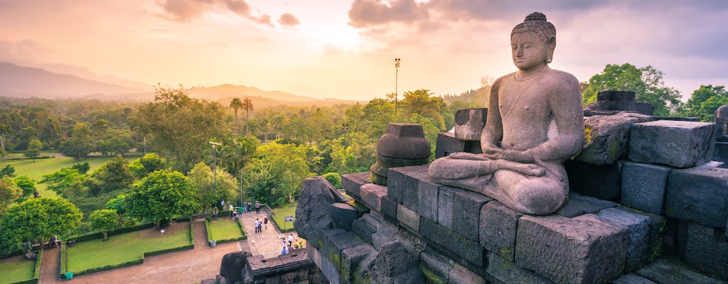Excursão privada a Borobudur e Templo de Prambanan