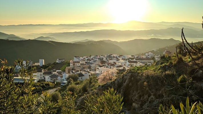 Wandeltocht naar de El Saltillo-kloof en het witte dorp vanuit Málaga