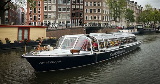 Amsterdam standard canal cruise with audio guided tour