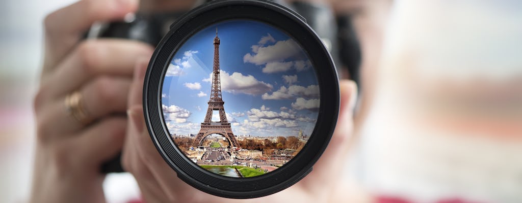 Walking tour of Paris with a private photographer