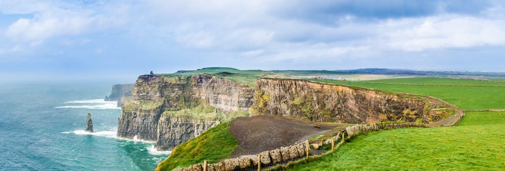 Cliffs of Moher tour with Aillwee Caves