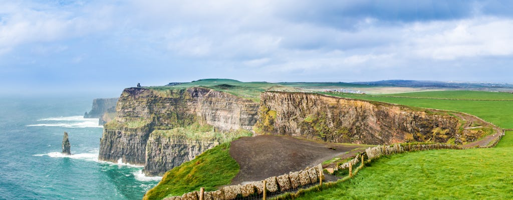 Cliffs of Moher tour with Aillwee Caves