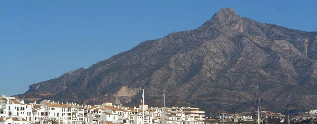 Marbella and Golden Mile Tour with Puerto Banus Visit