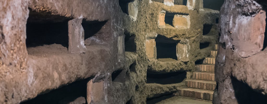 Tour notturno per piccoli gruppi di catacombe di Roma