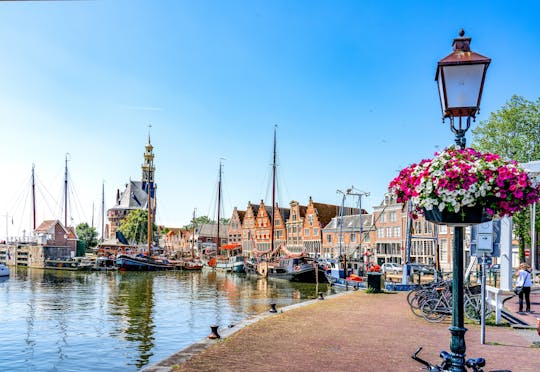 Self guided tour with interactive city game of Hoorn