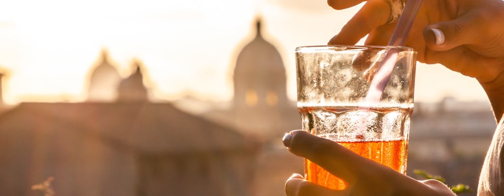 Passeio noturno de carrinho de golfe em Roma com aperitivo