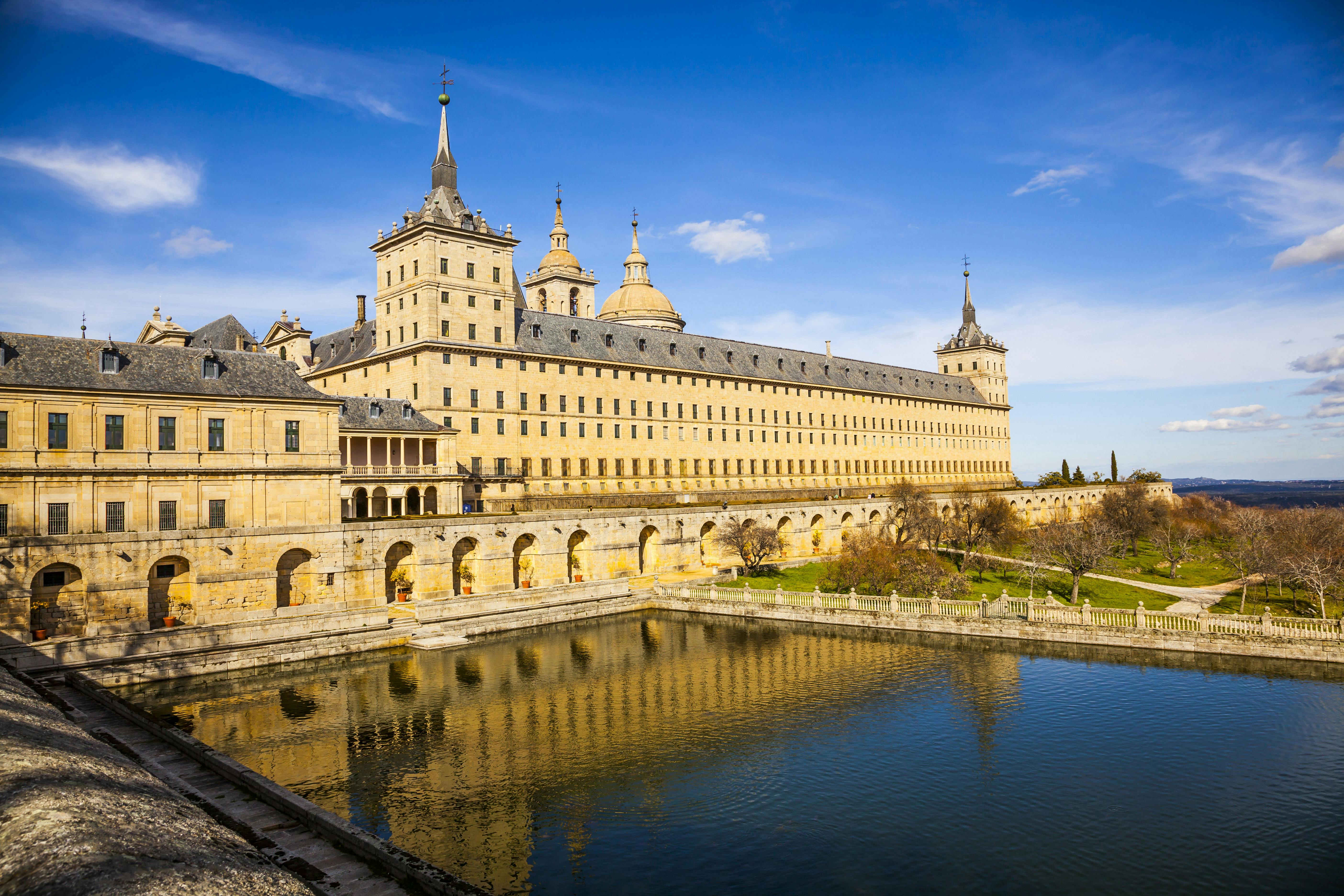Visita de medio día al Monasterio de El Escorial desde Madrid
