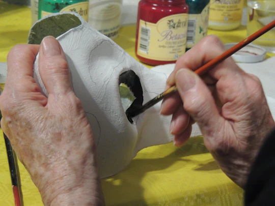 Venetian Carnival mask workshop