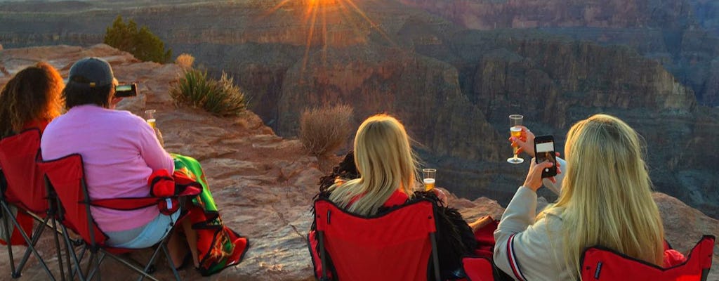 Sightseeingtour naar Grand Canyon West bij zonsondergang vanuit Las Vegas