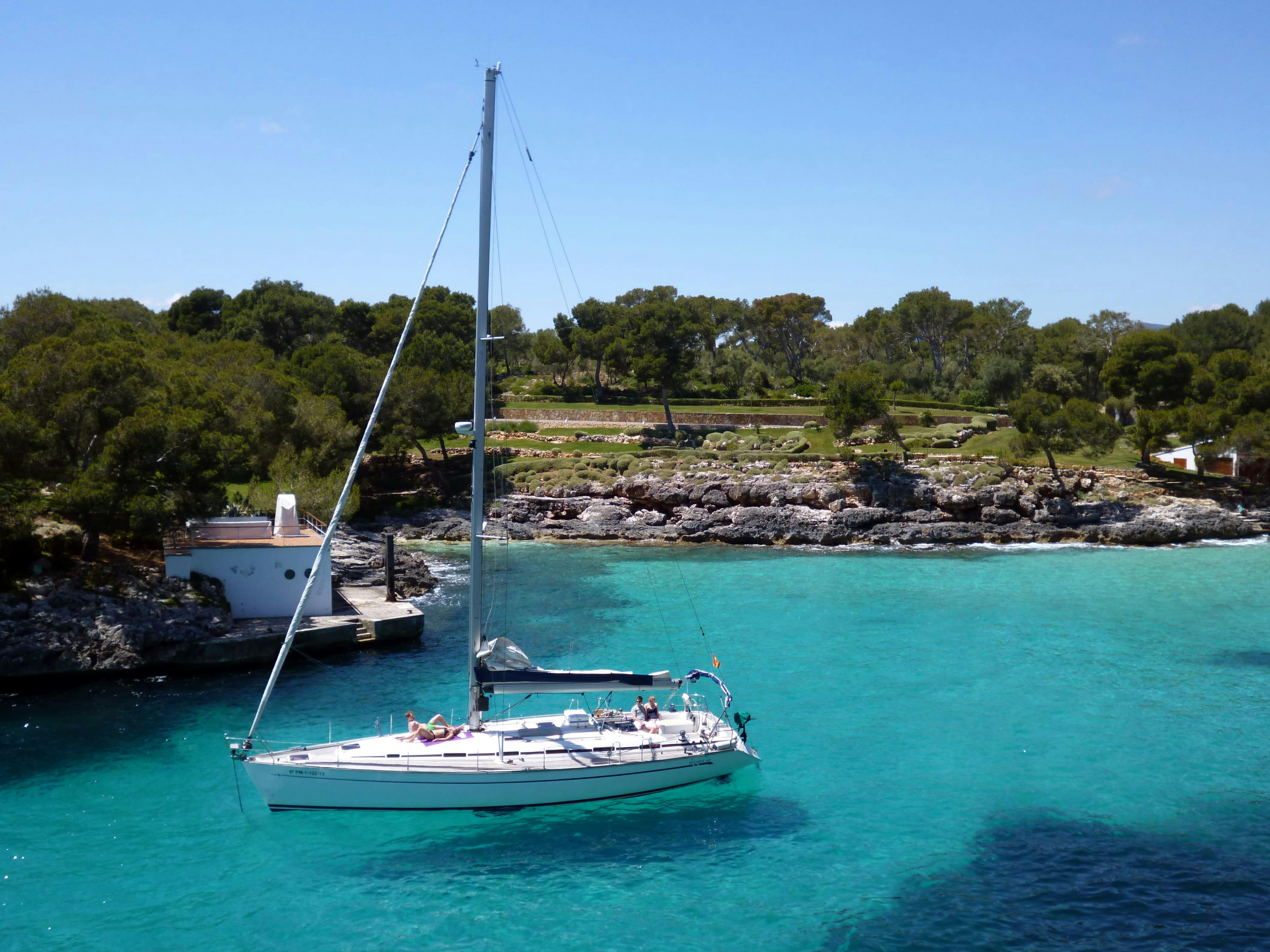 Półdniowy czarter żaglówki Meltemi