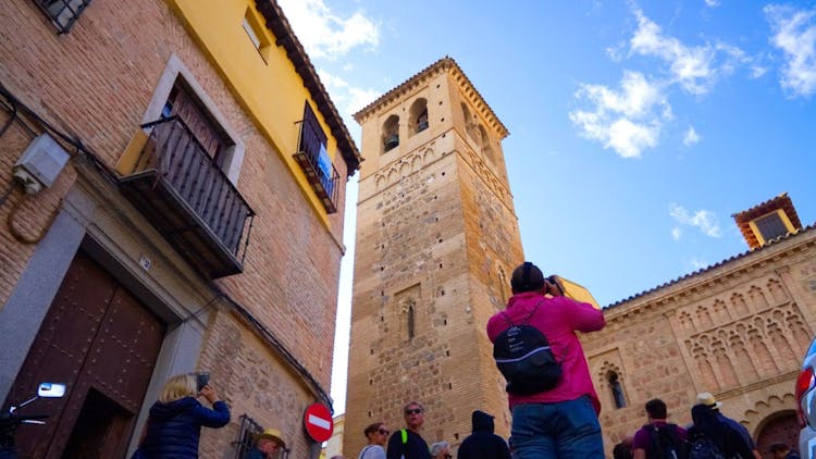 Toledo full-day tour with bracelet and zip-line options
