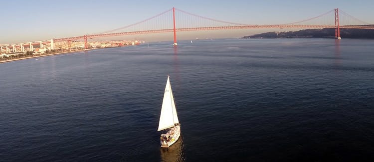 Lisbon Old Town sailing cruise